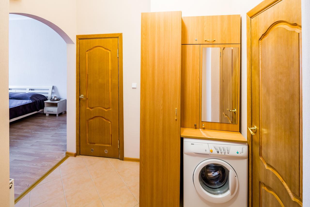Апартаменти На Гнатюка 17 Lviv Exterior foto