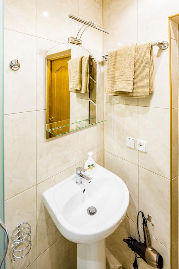 Апартаменти На Гнатюка 17 Lviv Exterior foto
